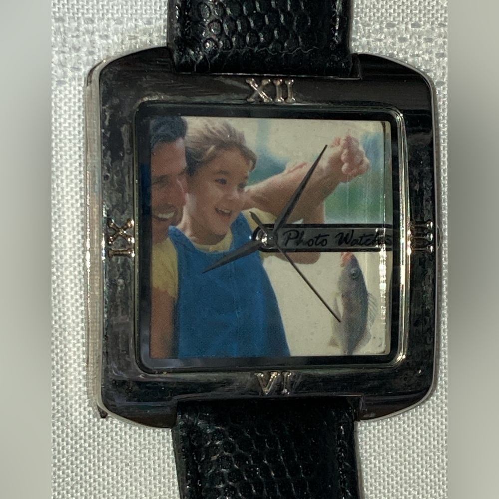 CUSTOMIZABLE PHOTO WATCH, ADD YOUR OWN PHOTO BLACK TEXTURED BAND NWOT NEVER WORN